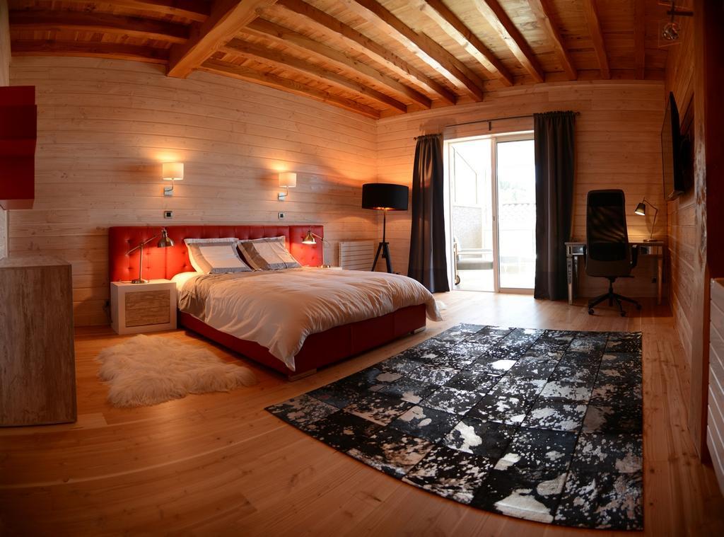 Domaine Du Mont Monnet - Chambre D'Hotes & Gite Longes Buitenkant foto